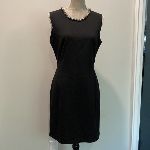 MADAME Ms Black Sleeveless Dress Beaded Neckline Sheath Size LARGE 42 Chic - Picture 12 of 15